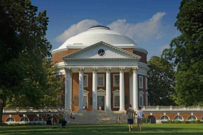 USA, Virginia, Virginia ülikool Rotunda ja akadeemiline küla. Asutas Thomas Jefferson; Charlottesville