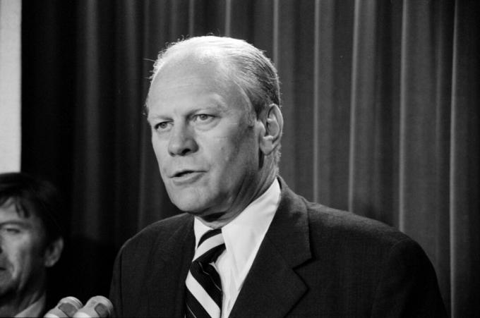 President Ford pressikonverentsil