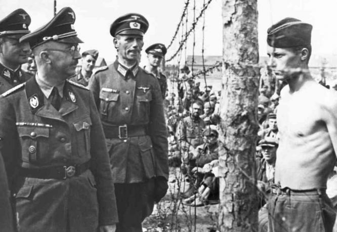 Foto Heinrich Himmlerist, kes kontrollis vene vange pidavat laagrit