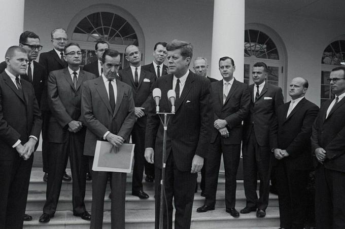 President Kennedy koos Edward R-iga Muru