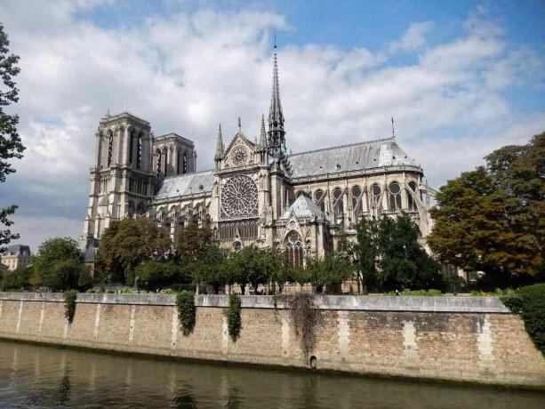 Notre Dame'i katedraal Pariisis