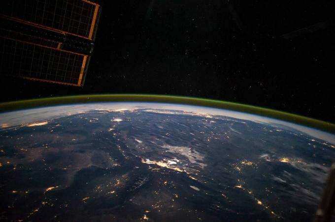 Maa atmosfääri vaadates ISS