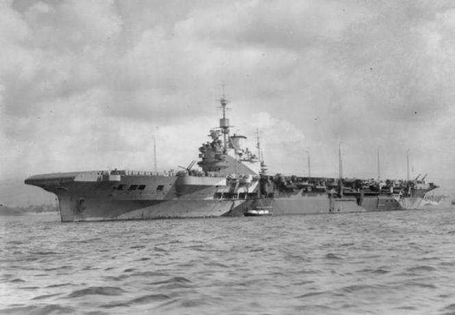 Foto lennukikandjast HMS Illustrious