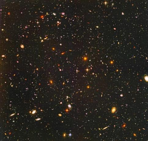 Kõige kaugemad galaktikakandidaadid Hubble'i ülimalt sügaval väljal