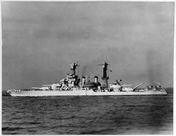 Lahingulaev USS Colorado (BB-45) ankrus.