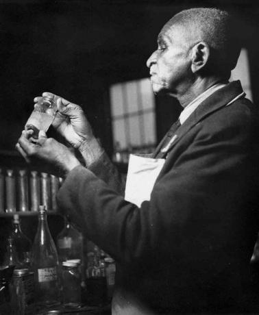 George Washington Carver töötas Tuskegees septembris 1938.