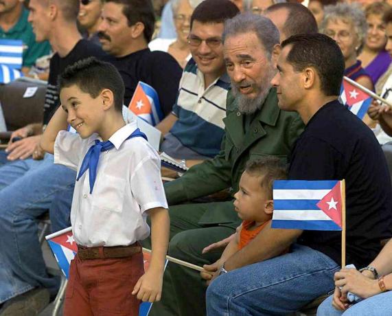 Elián ja Juan Miguel González koos Fidel Castroga