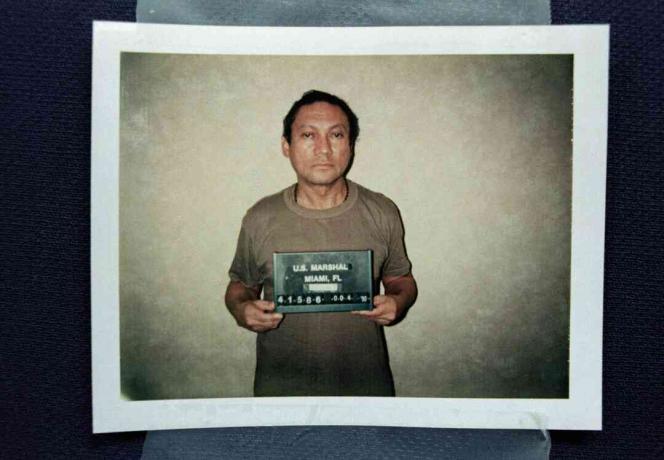 Manuel Noriega kruus tulistas