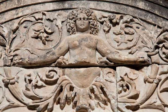 Medusa reljeef Hadriani templis, Efesos, Türgi