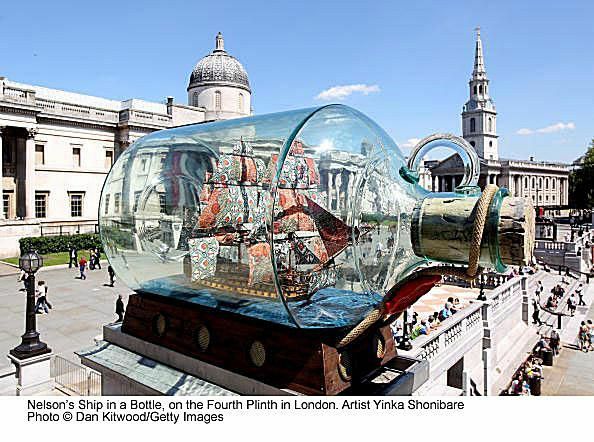 Nelsoni laev pudelis Trafalgari väljaku neljandal soklil - Yinka Shonibar