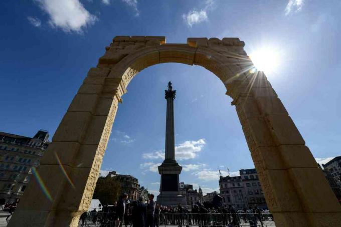 Palmyra triumfikaare koopia, mis loodi 2016. aastal Londonis ISILi trotsides