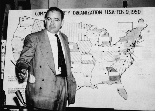 Foto Sen. Joseph McCarthy kaardil